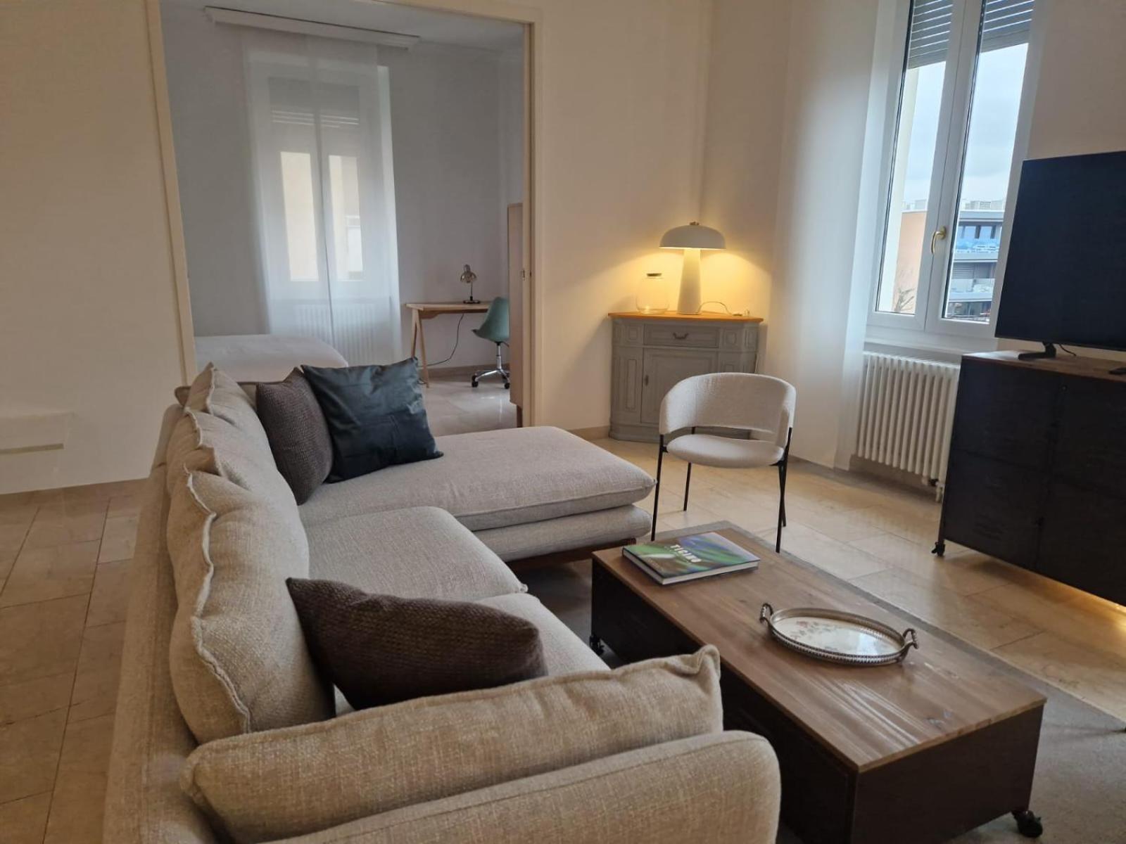 Magnolia - High Standing Floor Apartamento Locarno